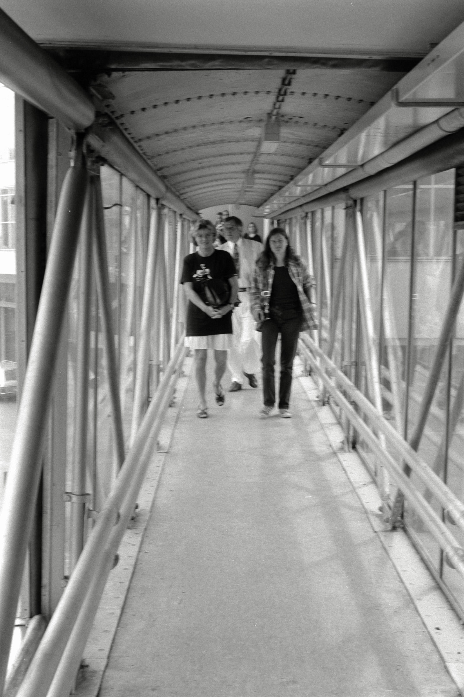 AHP F1992 06 003 sc250507 img05 NLP